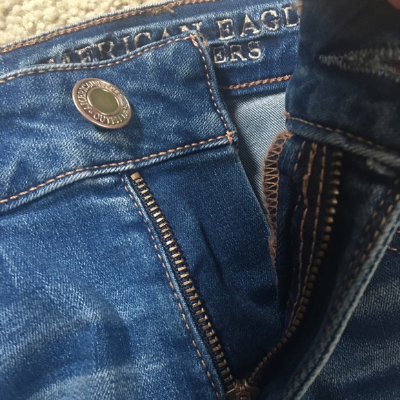 American Eagle Sz 2 Skinny Bermuda Denim Shorts - Picture 7 of 9